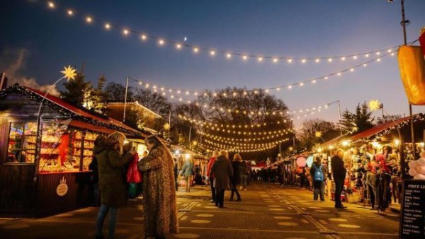 Hertford Castle Christmas Market