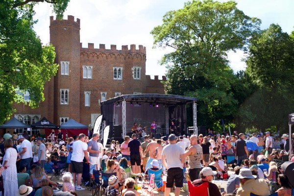 Rock at the Castle 